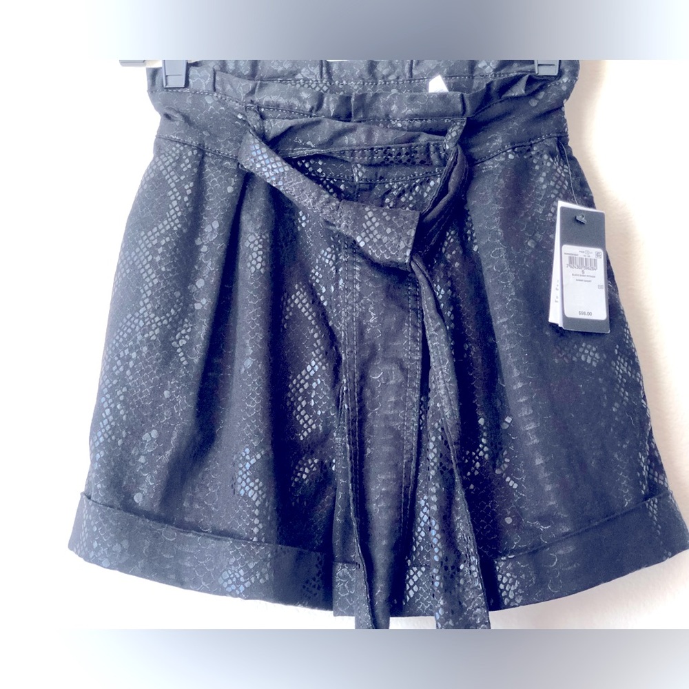 Black Snakeskin Print cuffed Shorts by Guess Jeans SZ Small Reg. $98